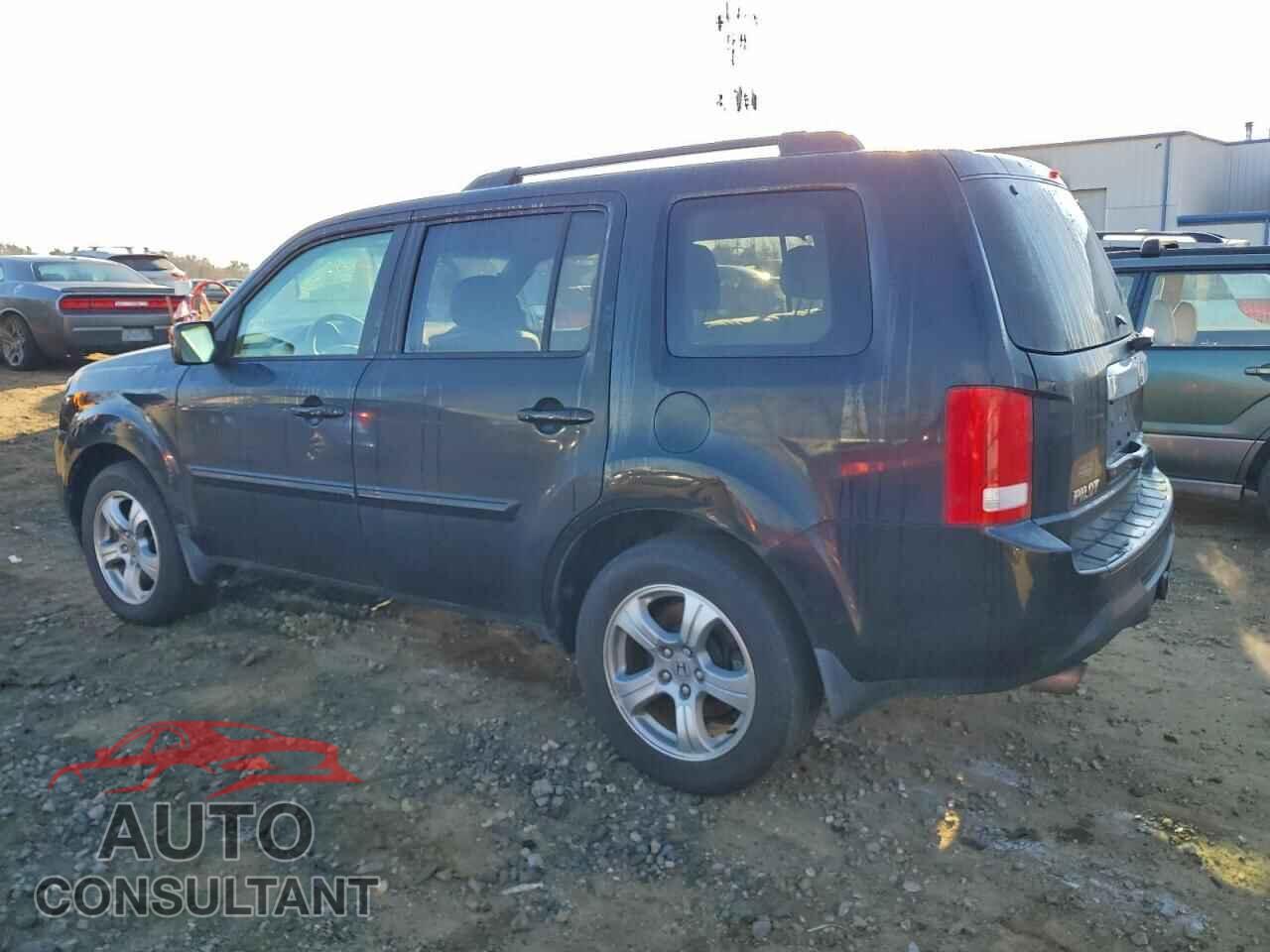 HONDA PILOT 2013 - 5FNYF4H48DB055867