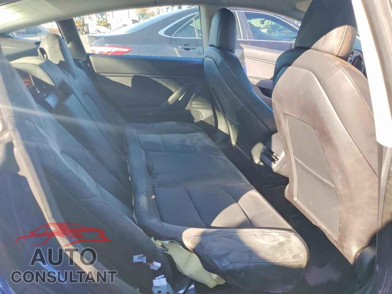TESLA MODEL 3 2018 - 5YJ3E1EA2JF110203