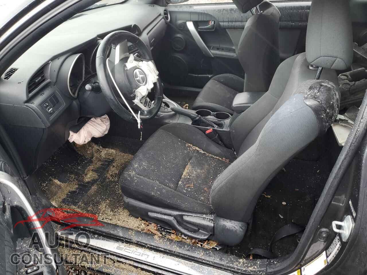 TOYOTA SCION 2013 - JTKJF5C75D3061107