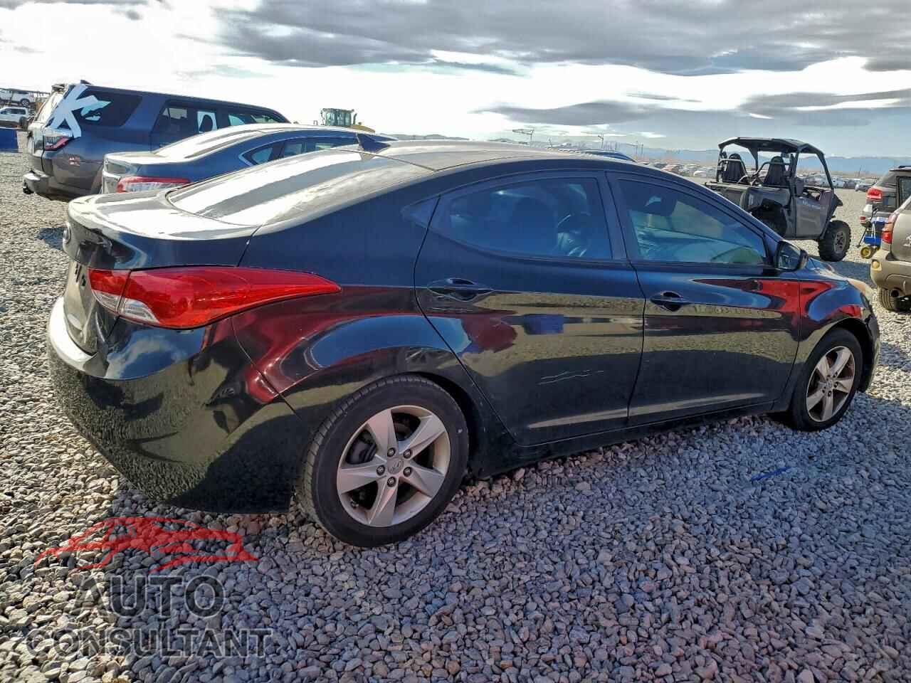 HYUNDAI ELANTRA 2012 - 5NPDH4AE7CH070596