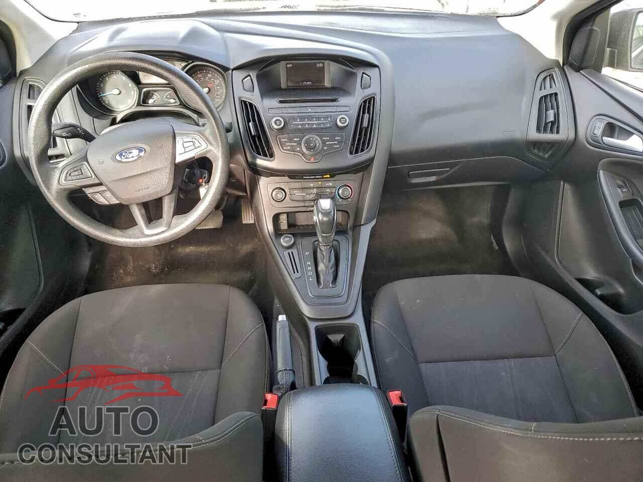 FORD FOCUS 2015 - 1FADP3F23FL217420