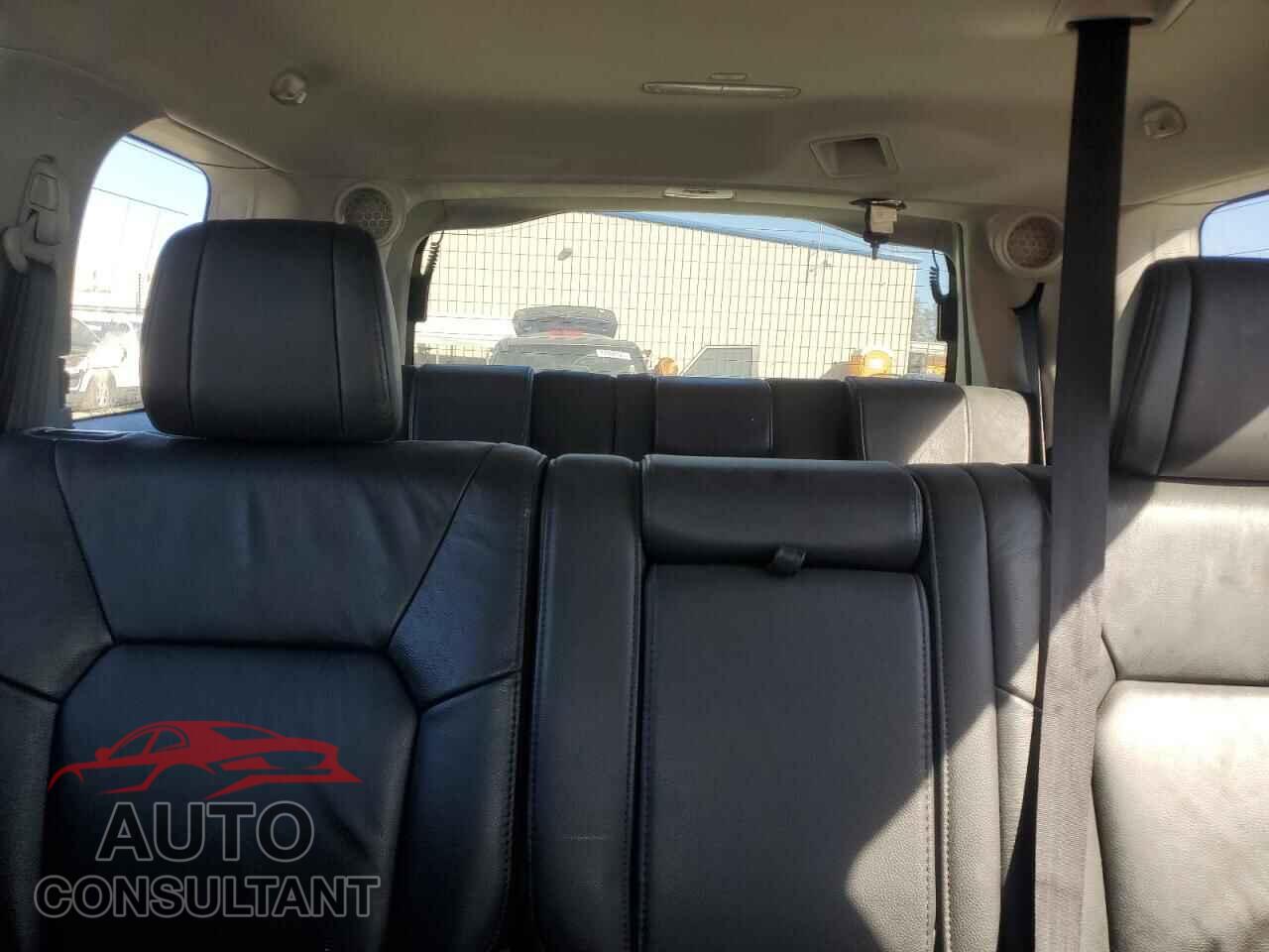HONDA PILOT 2015 - 5FNYF4H92FB039159