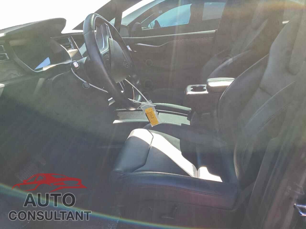 TESLA MODEL X 2018 - 5YJXCAE23JF091211