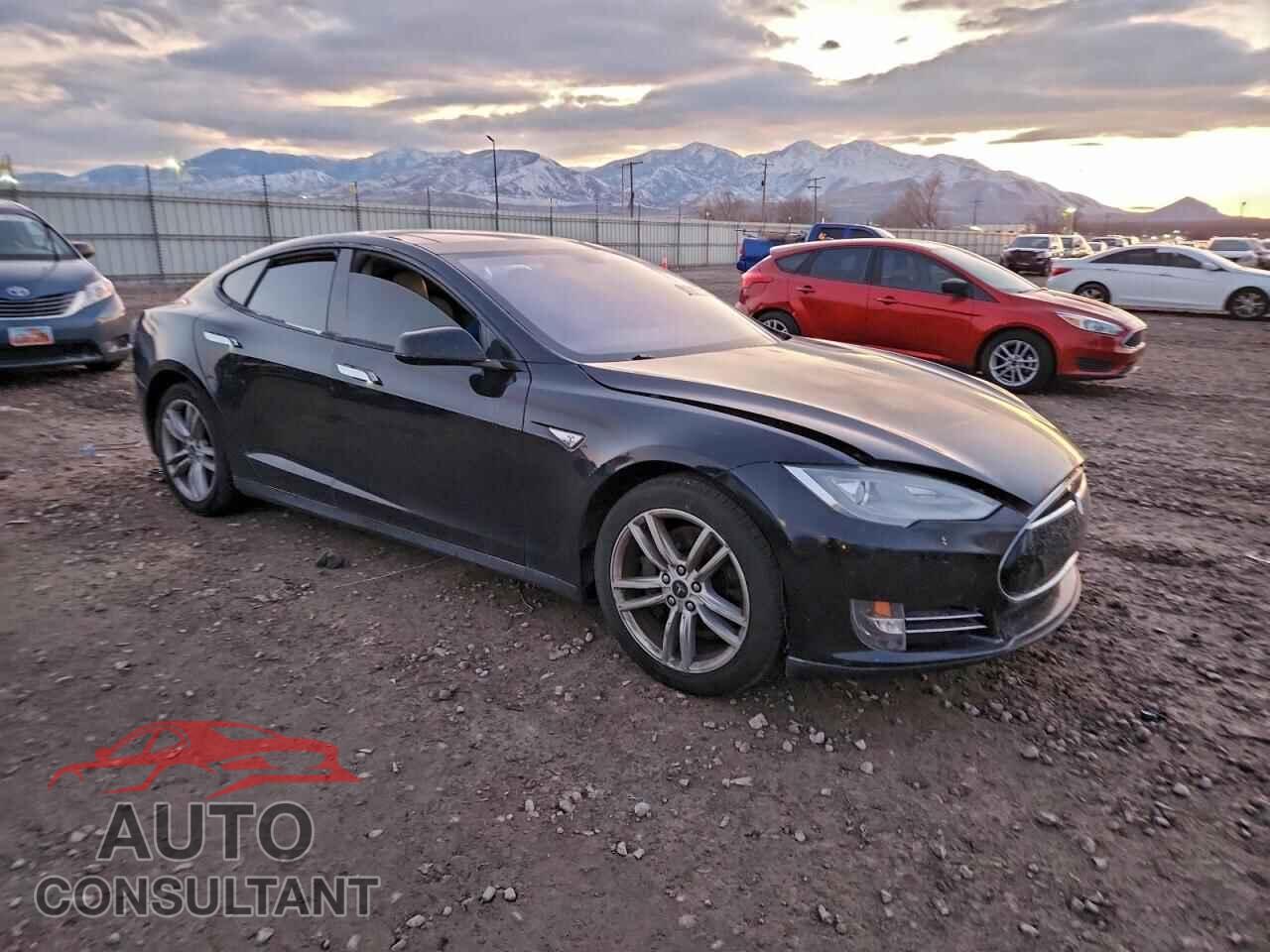 TESLA MODEL S 2013 - 5YJSA1AG5DFP13278