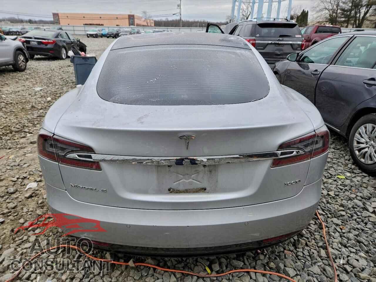 TESLA MODEL S 2017 - 5YJSA1E23HF229131