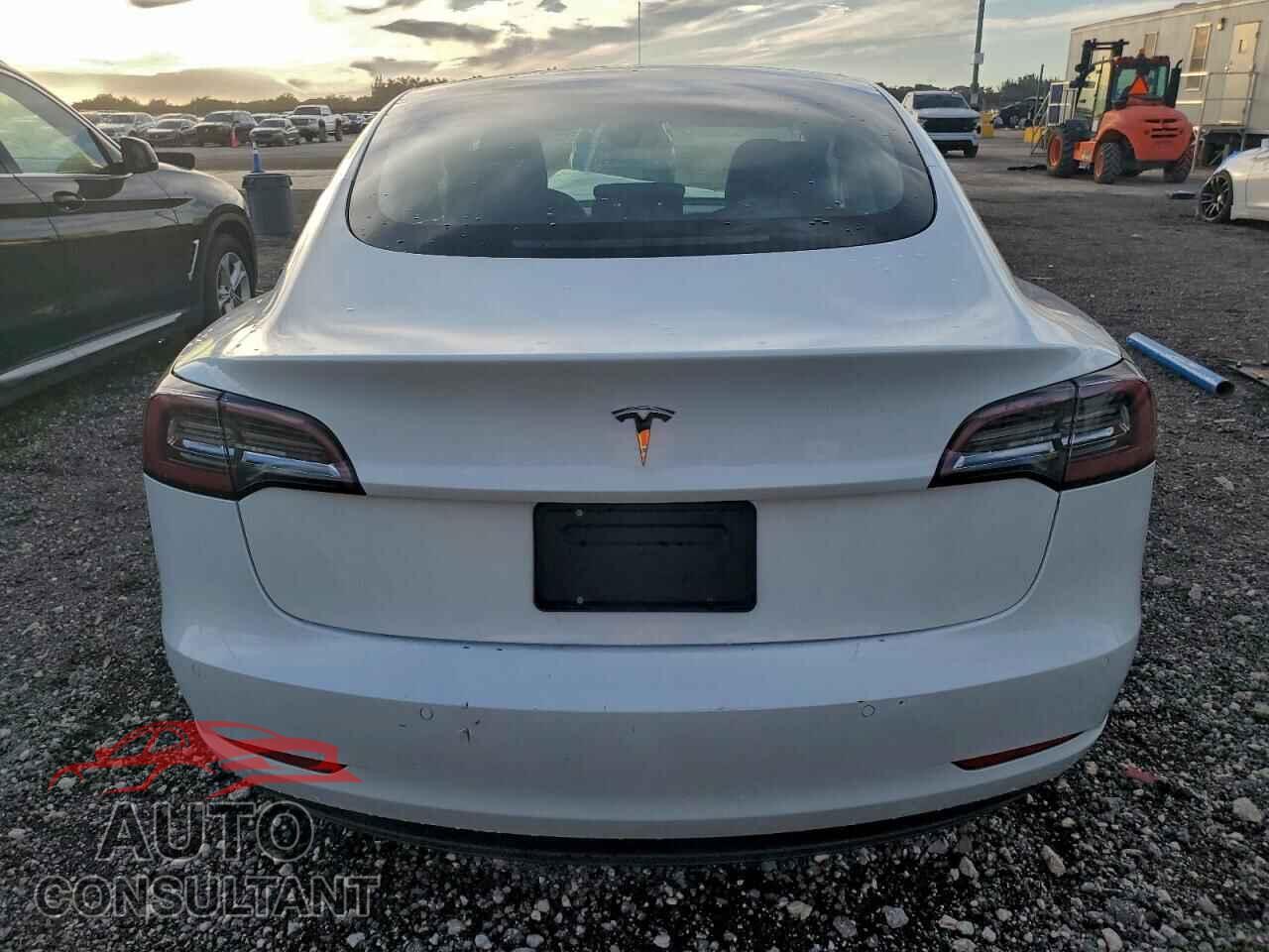 TESLA MODEL 3 2022 - 5YJ3E1EA0NF369925