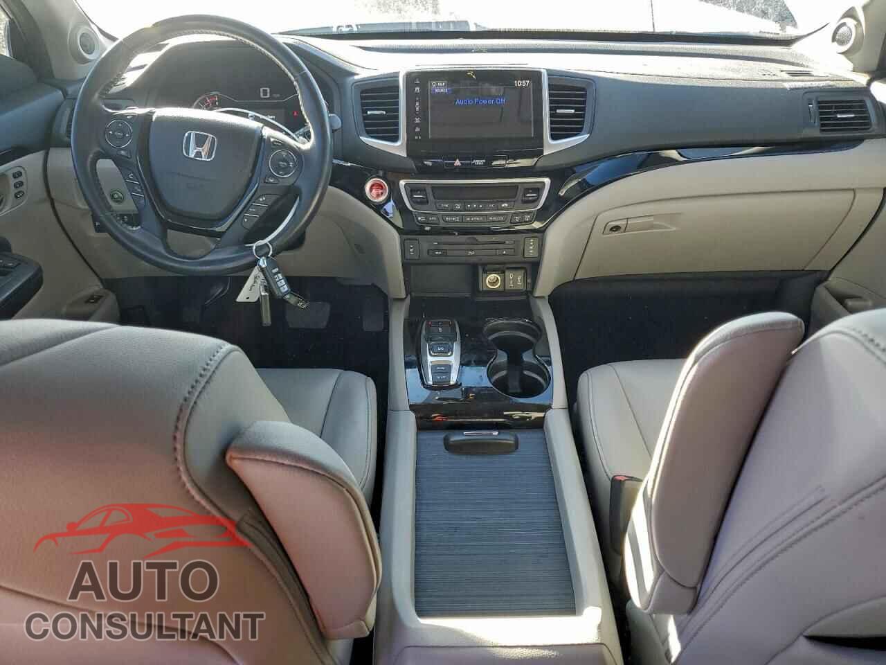 HONDA PILOT 2017 - 5FNYF5H96HB015097