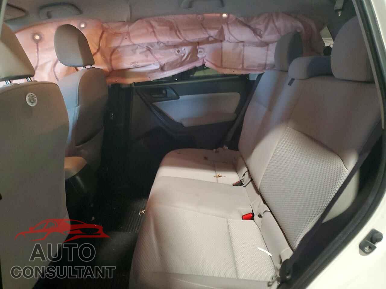 SUBARU FORESTER 2018 - JF2SJAAC6JH610350
