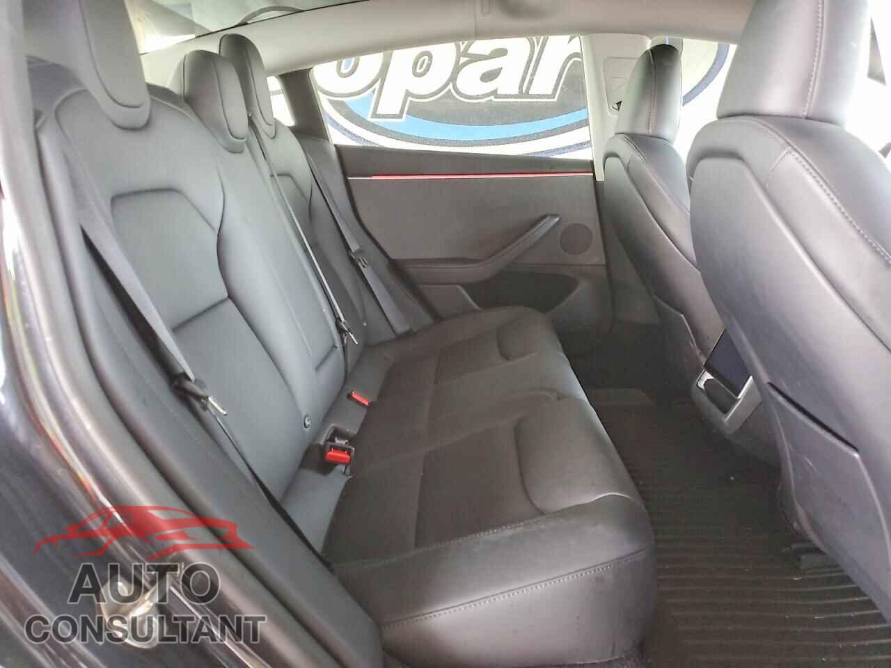 TESLA MODEL 3 2024 - 5YJ3E1EA8RF771052