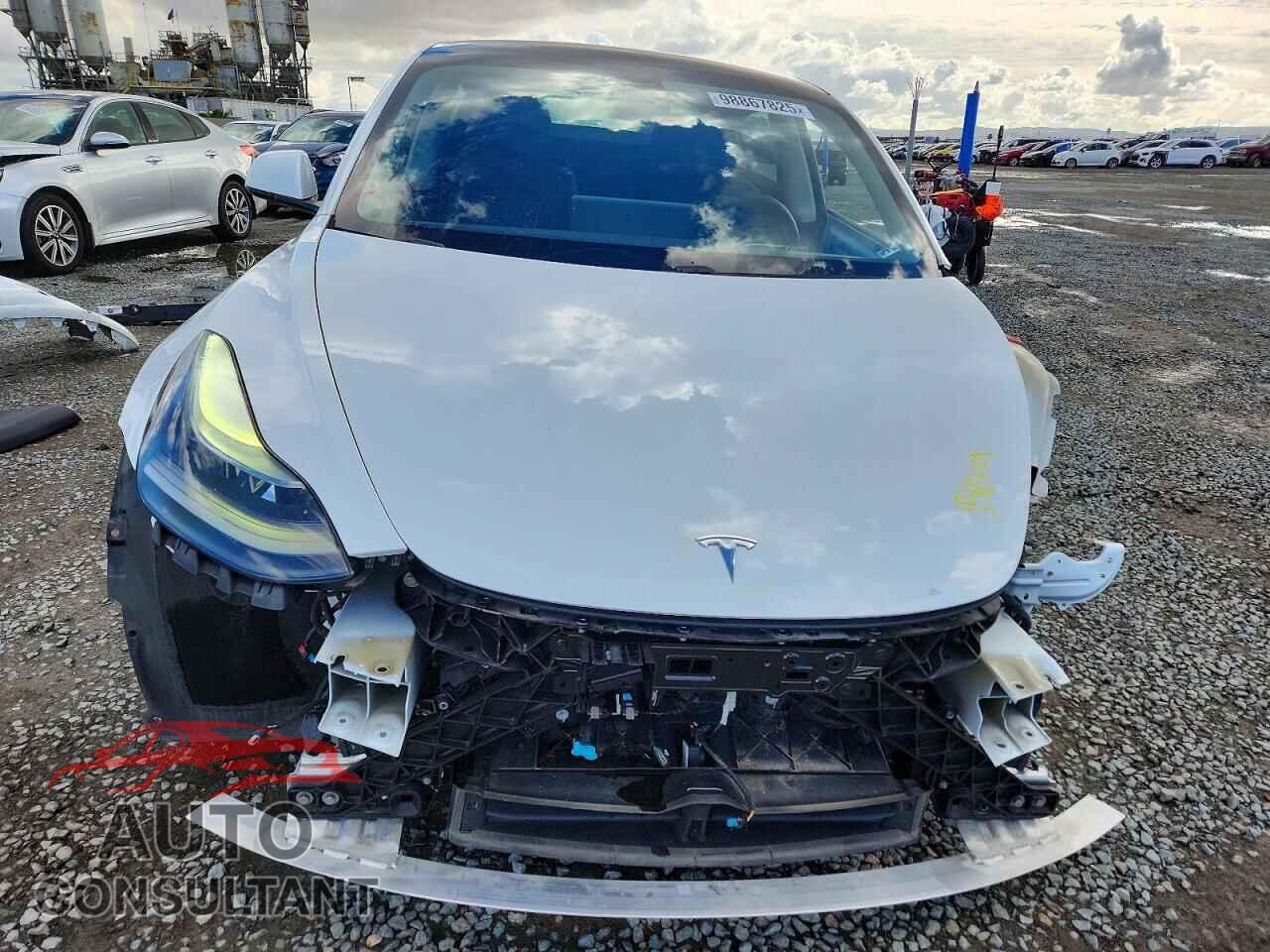 TESLA MODEL 3 2021 - 5YJ3E1EC1MF001589