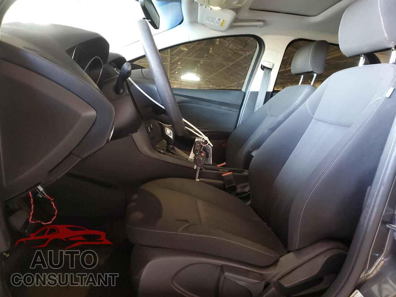 FORD FOCUS 2017 - 1FADP3H22HL223337