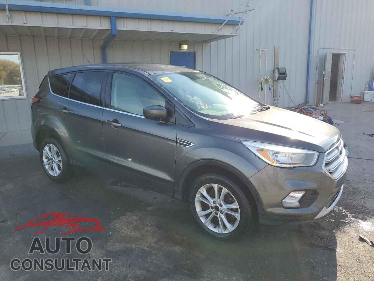 FORD ESCAPE 2017 - 1FMCU9G95HUC99057