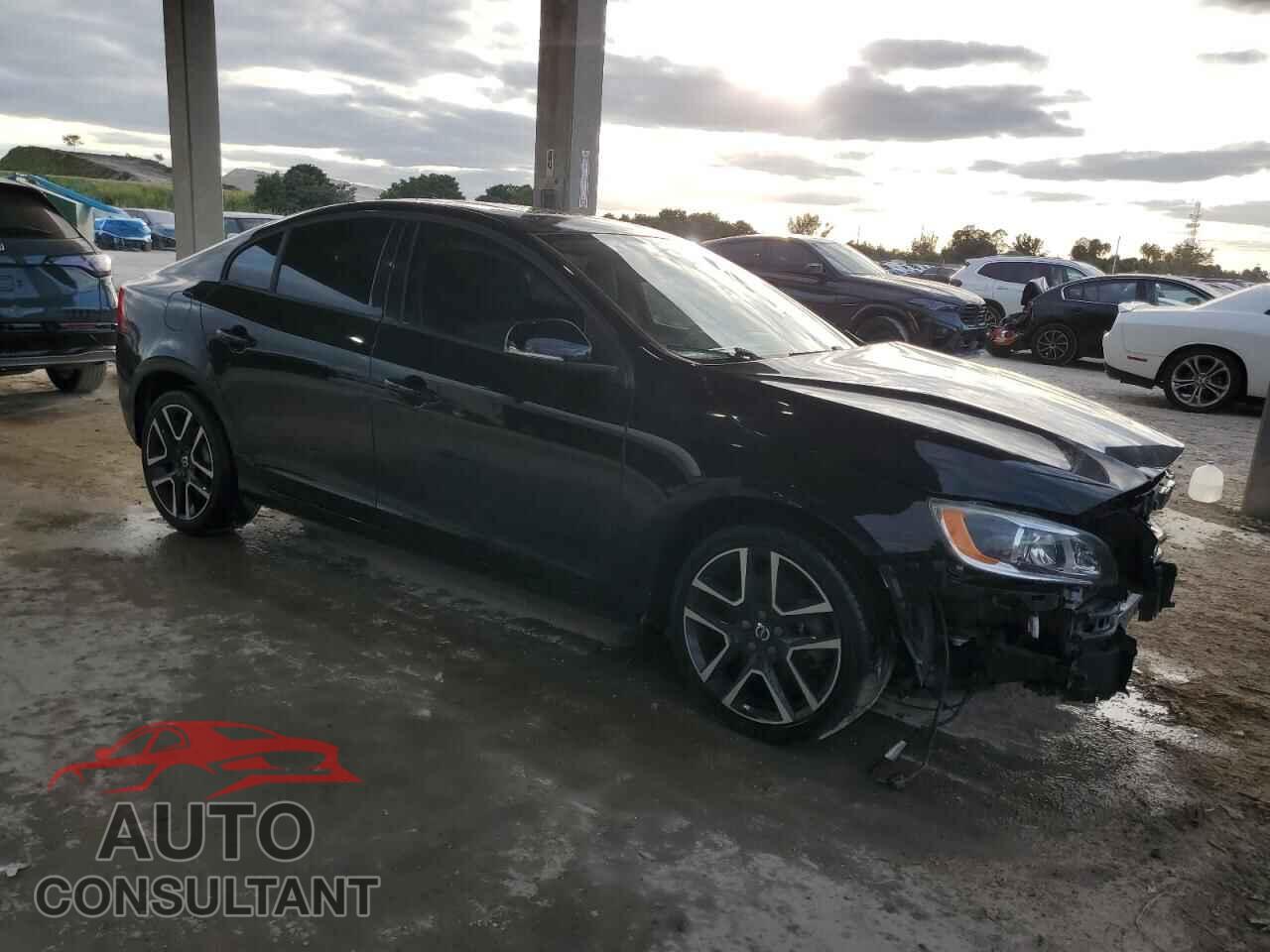 VOLVO S60 2018 - YV126MFL3J2451391