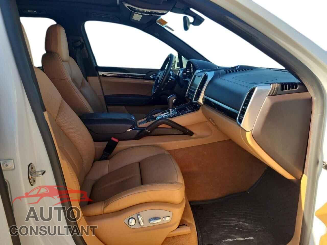 PORSCHE CAYENNE 2016 - WP1AA2A22GLA11196