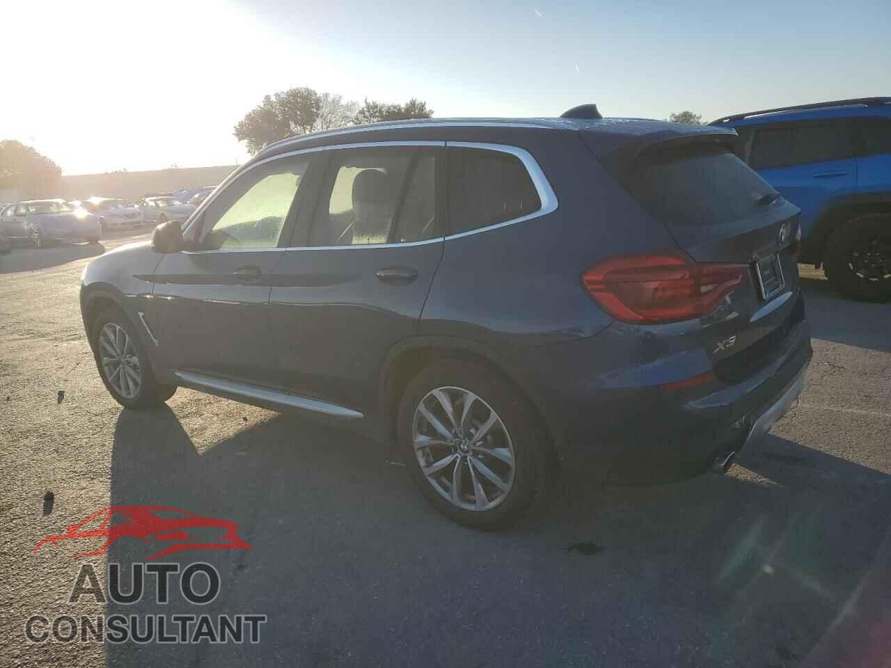 BMW X3 2018 - 5UXTR9C51JLD89182