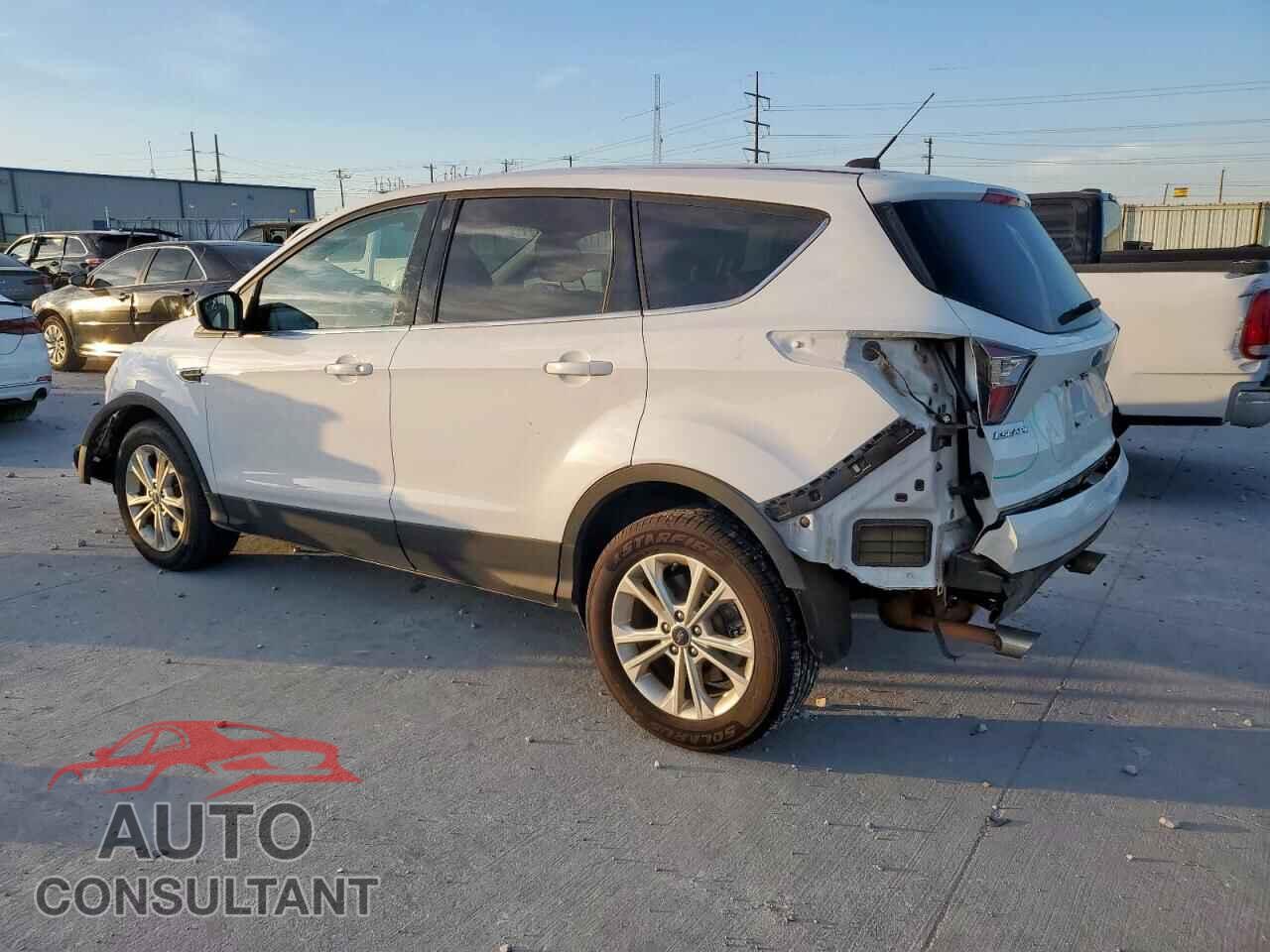 FORD ESCAPE 2017 - 1FMCU9G90HUB04577