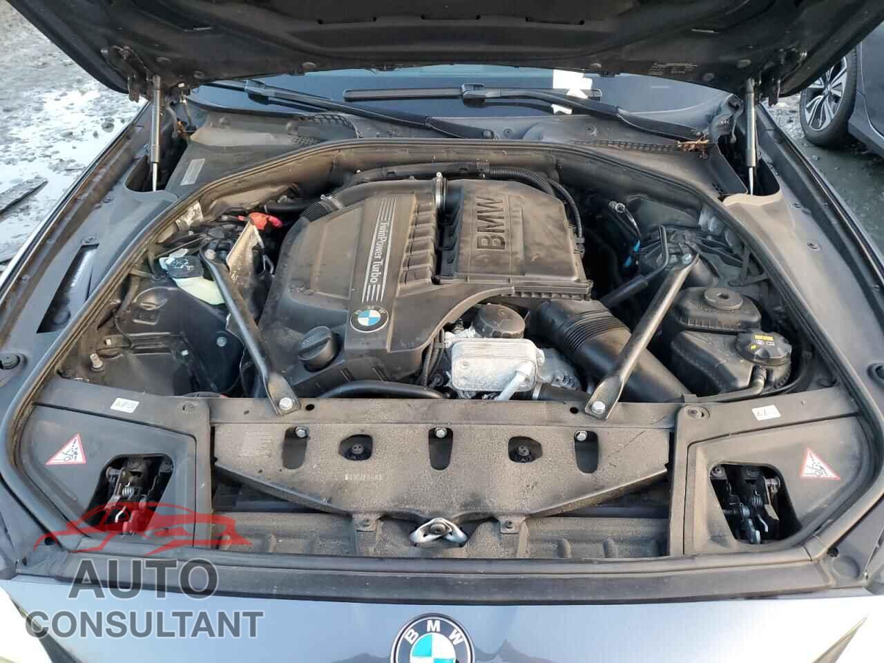 BMW 5 SERIES 2015 - WBA5B3C5XFD547171