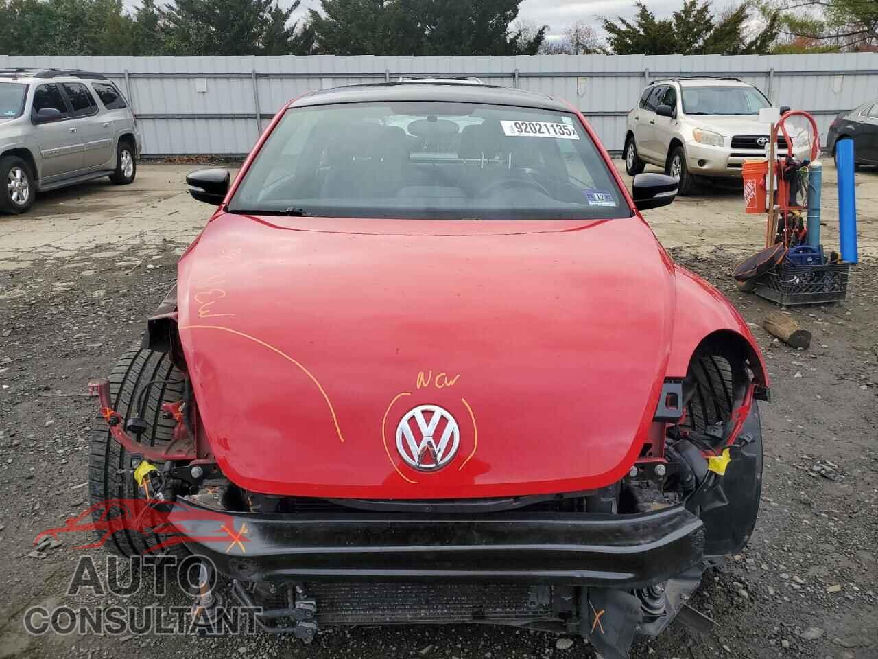 VOLKSWAGEN BEETLE 2013 - 3VWVA7AT5DM603790