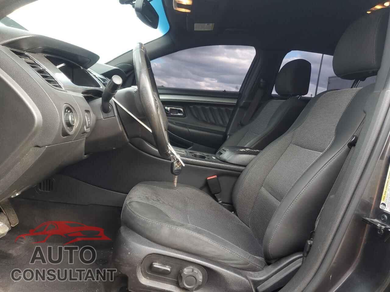 FORD TAURUS 2018 - 1FAHP2E80JG108836