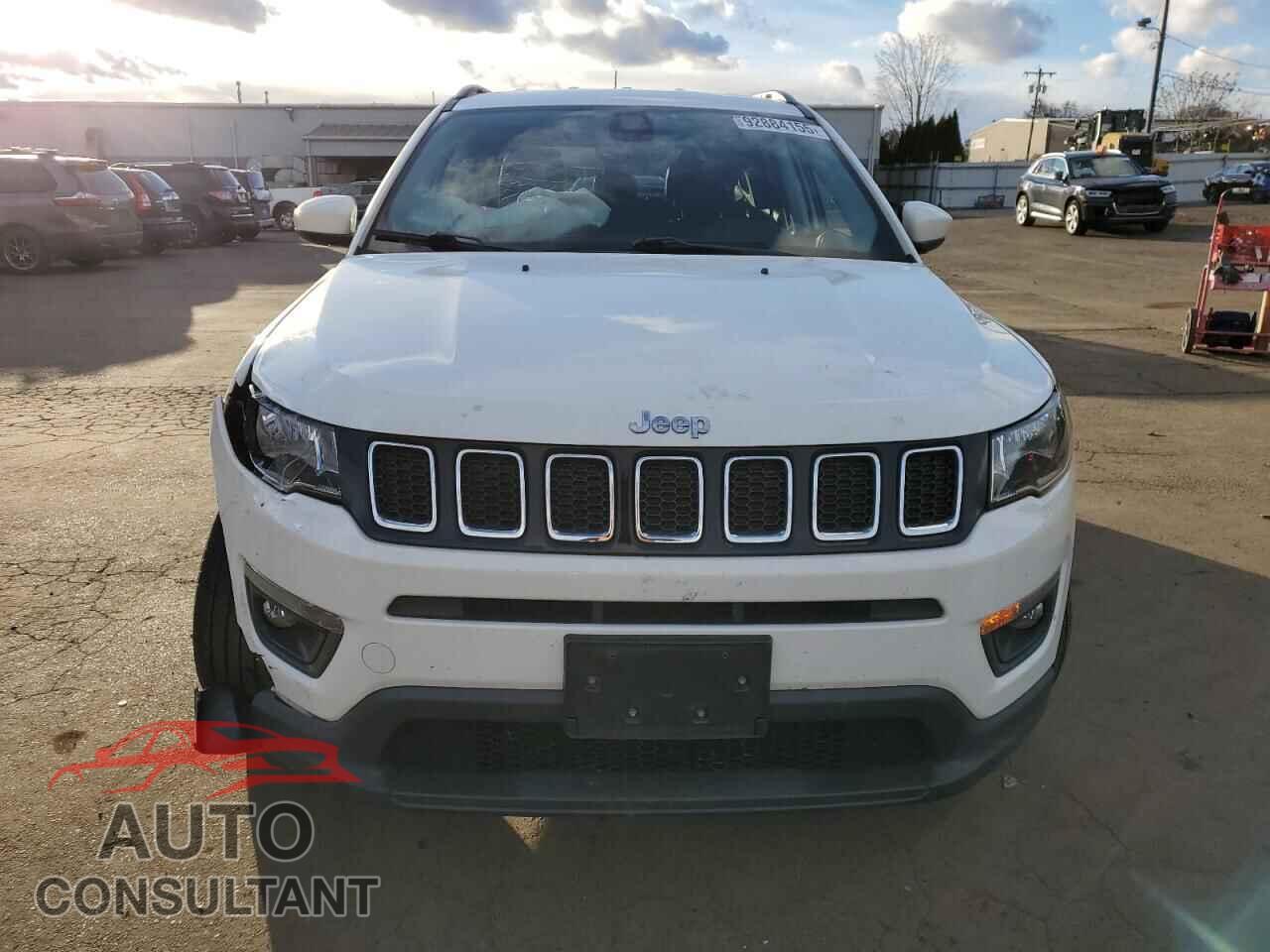 JEEP COMPASS 2018 - 3C4NJDBB8JT262197