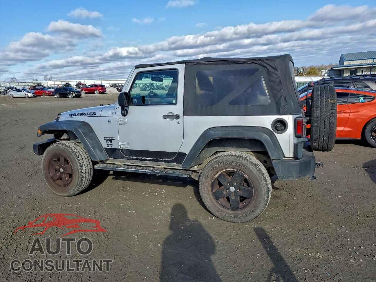 JEEP WRANGLER 2011 - 1J4AA2D14BL517720