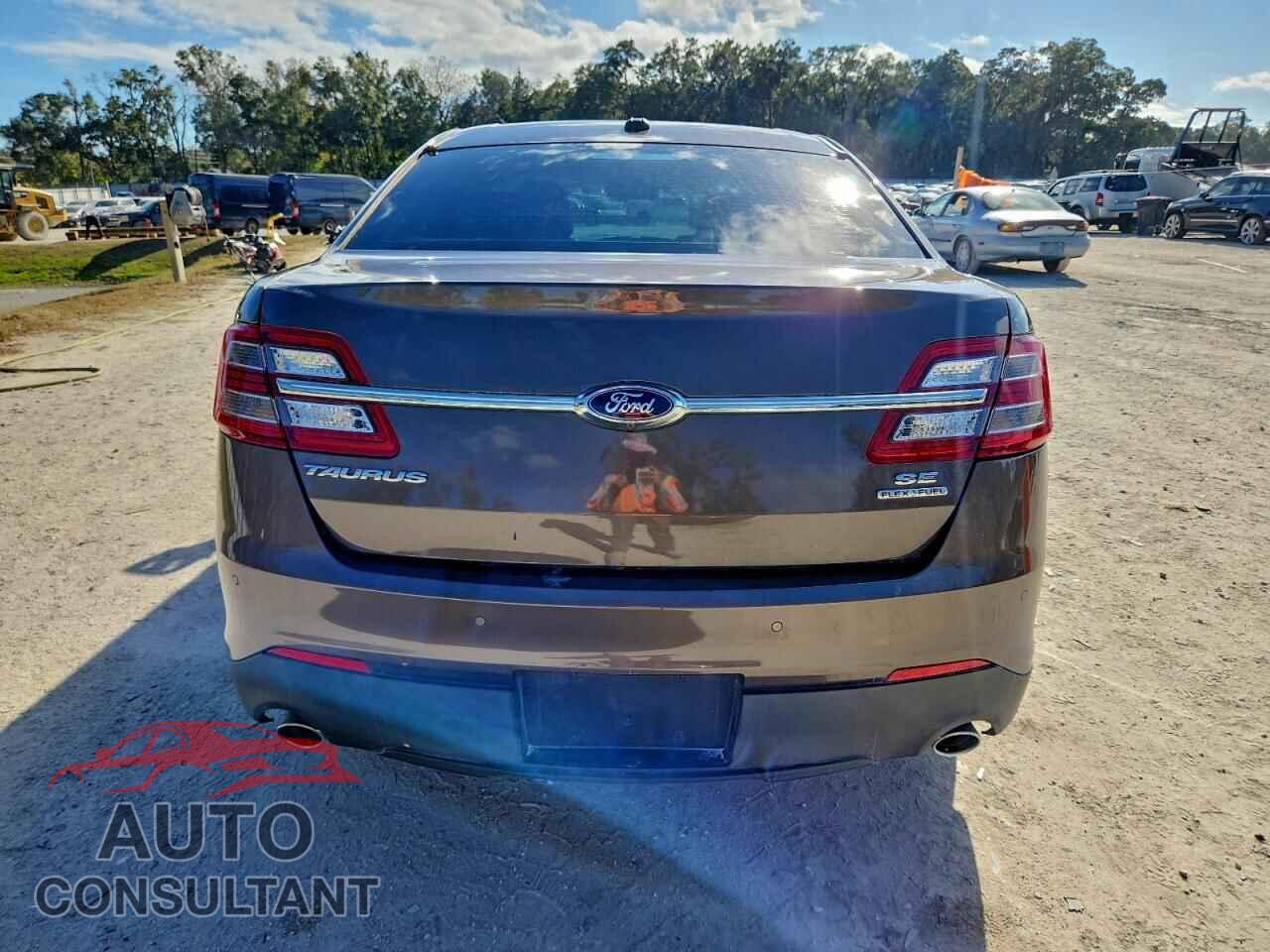 FORD TAURUS 2015 - 1FAHP2E81FG202974