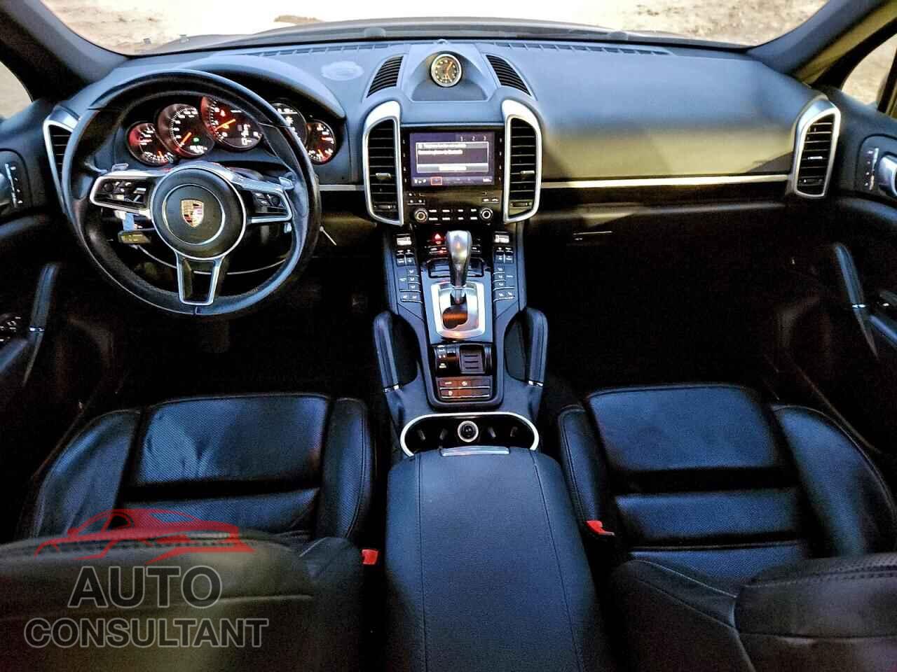 PORSCHE CAYENNE 2017 - WP1AA2A25HKA89608