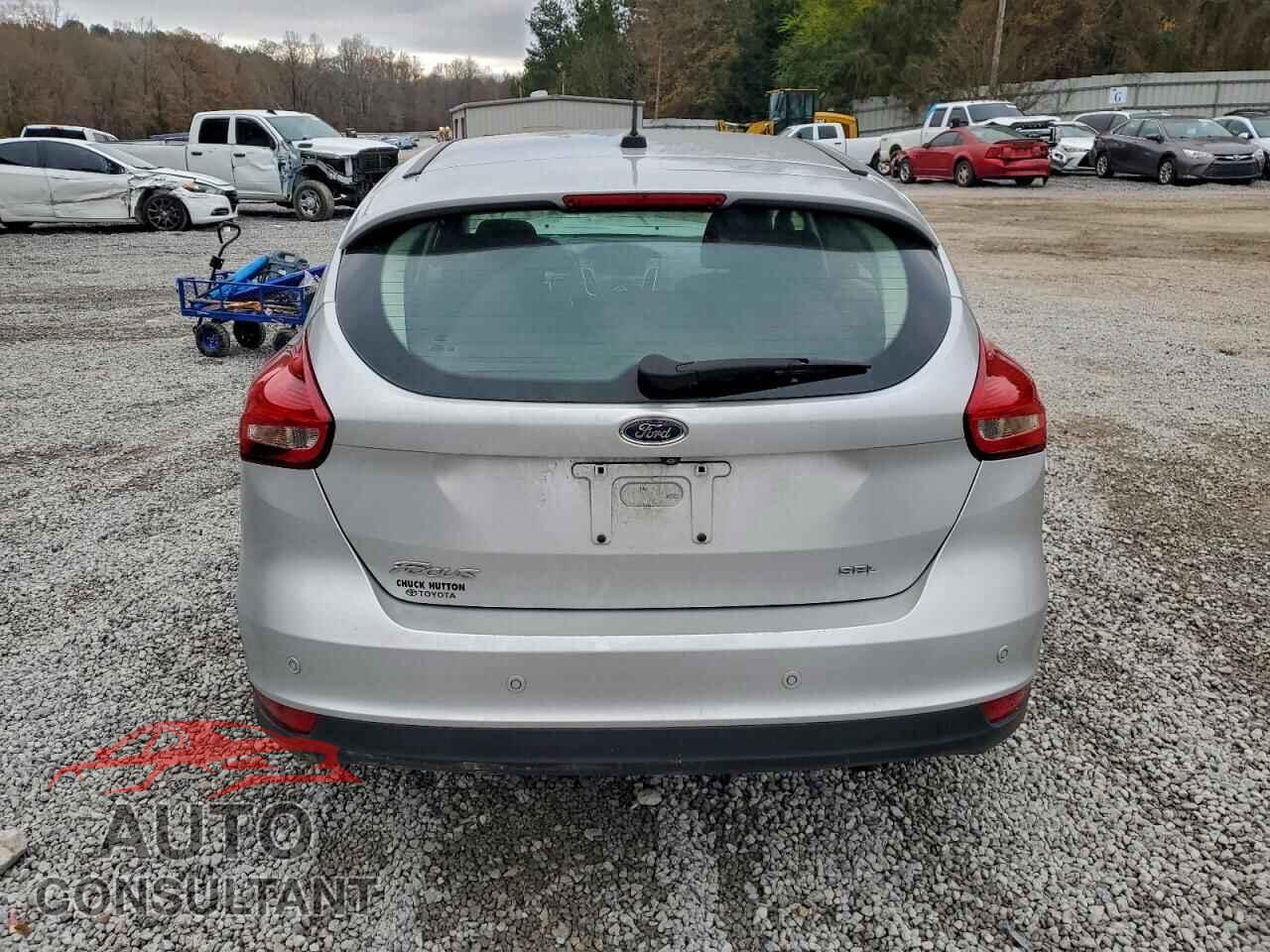 FORD FOCUS 2017 - 1FADP3M23HL348742
