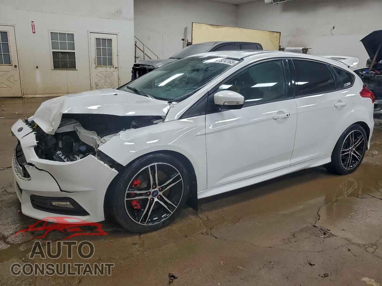 FORD FOCUS 2016 - 1FADP3L95GL305291