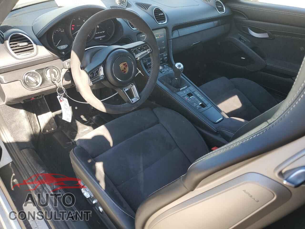 PORSCHE BOXSTER 2021 - WP0CC2A84MS240084