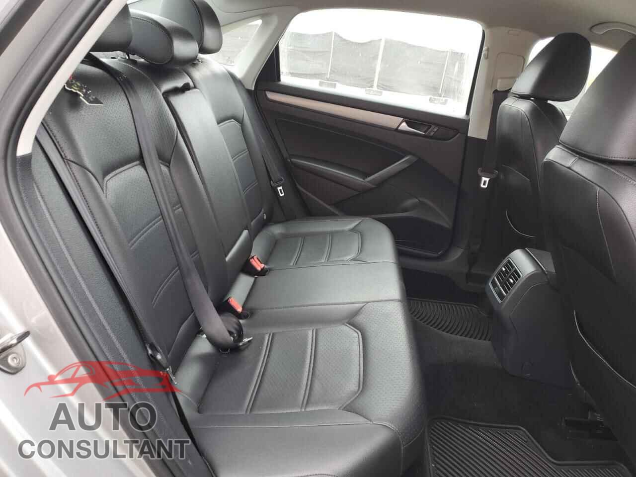 VOLKSWAGEN PASSAT 2014 - 1VWBP7A35EC006501