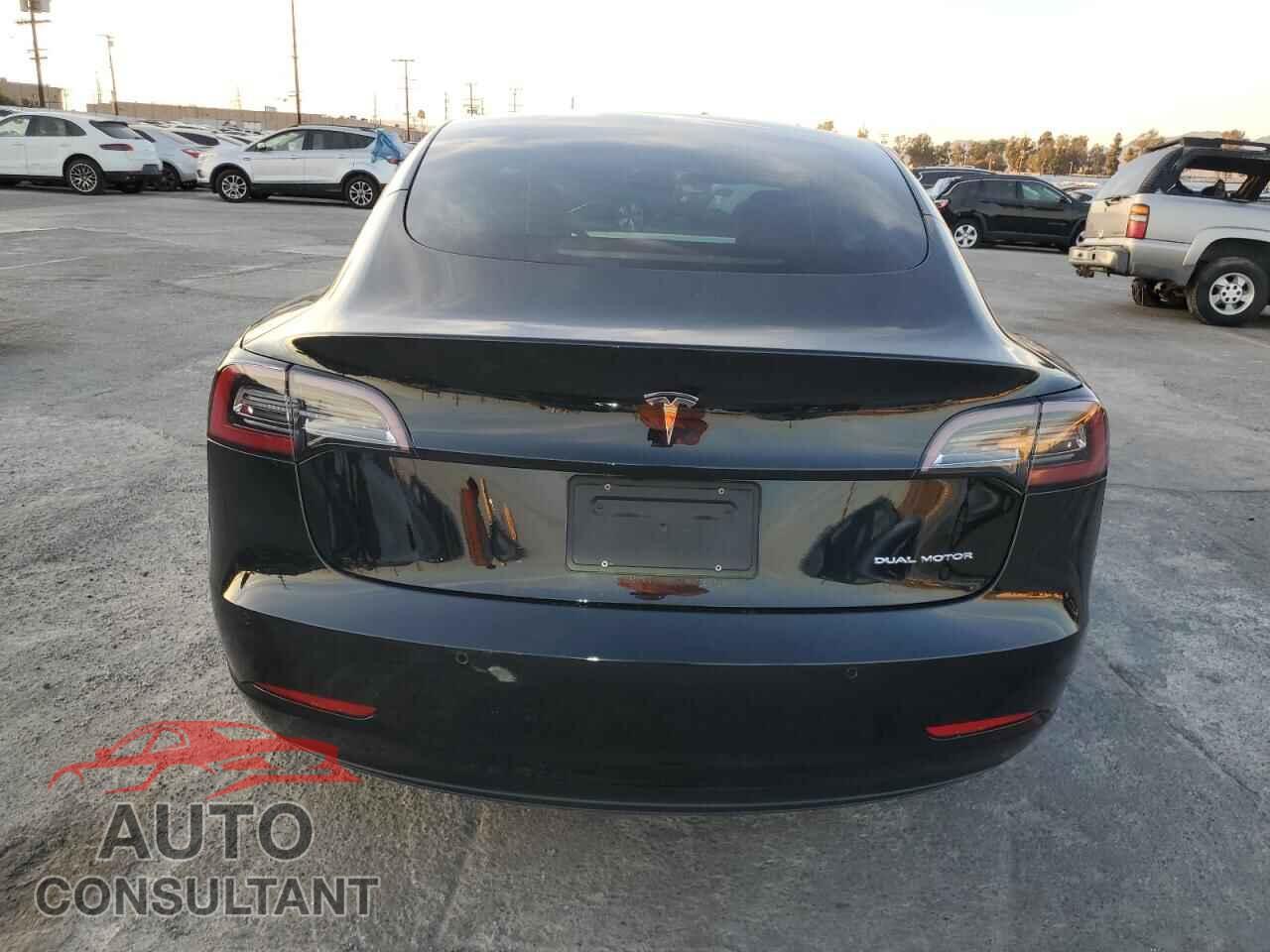 TESLA MODEL 3 2021 - 5YJ3E1EB8MF061067