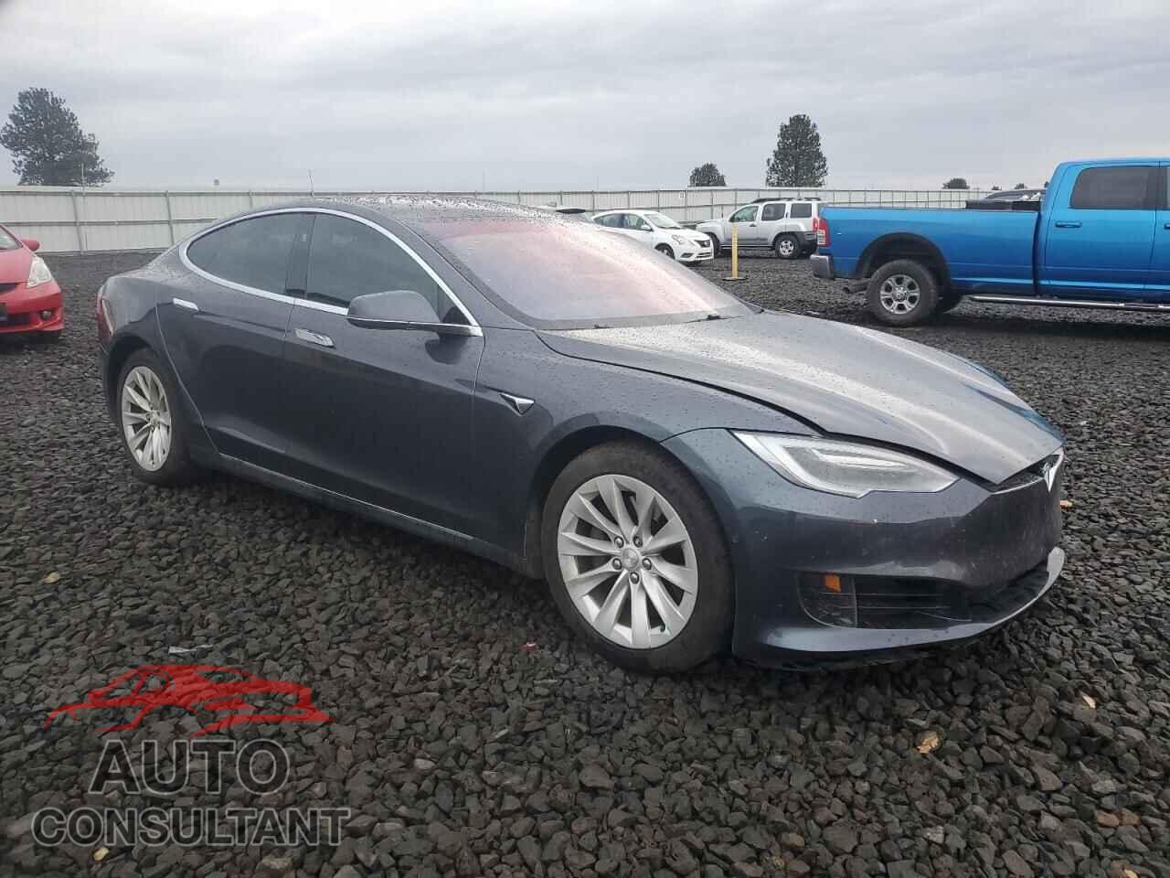 TESLA MODEL S 2017 - 5YJSA1E16HF209625