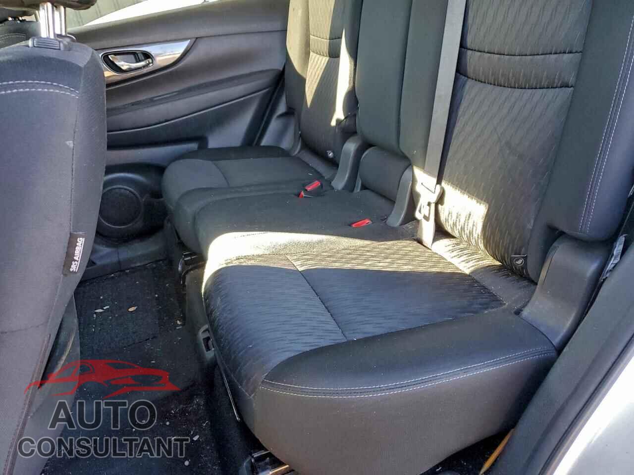 NISSAN ROGUE 2017 - KNMAT2MV7HP606704