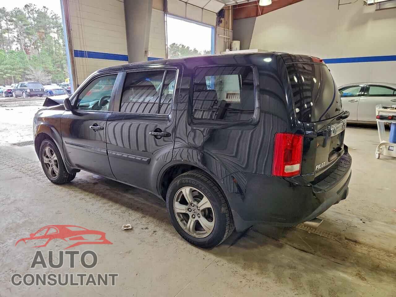 HONDA PILOT 2015 - 5FNYF4H40FB005287