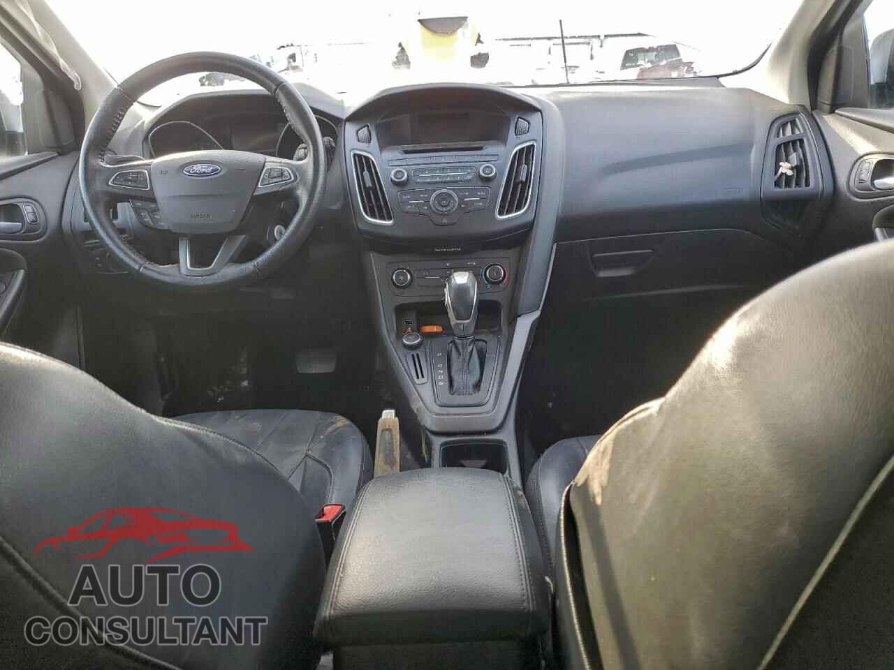 FORD FOCUS 2015 - 1FADP3K27FL319793