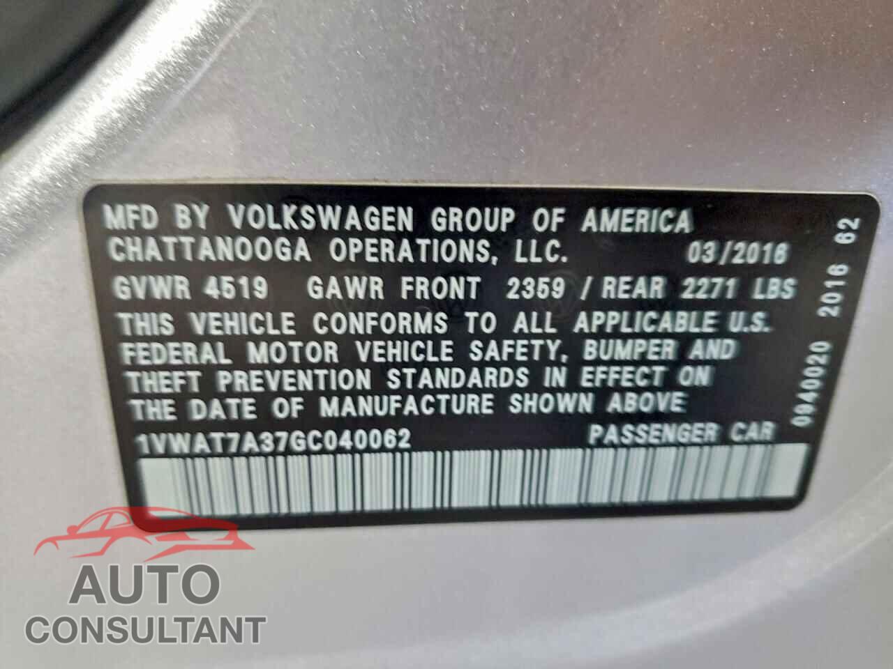 VOLKSWAGEN PASSAT 2016 - 1VWAT7A37GC040062