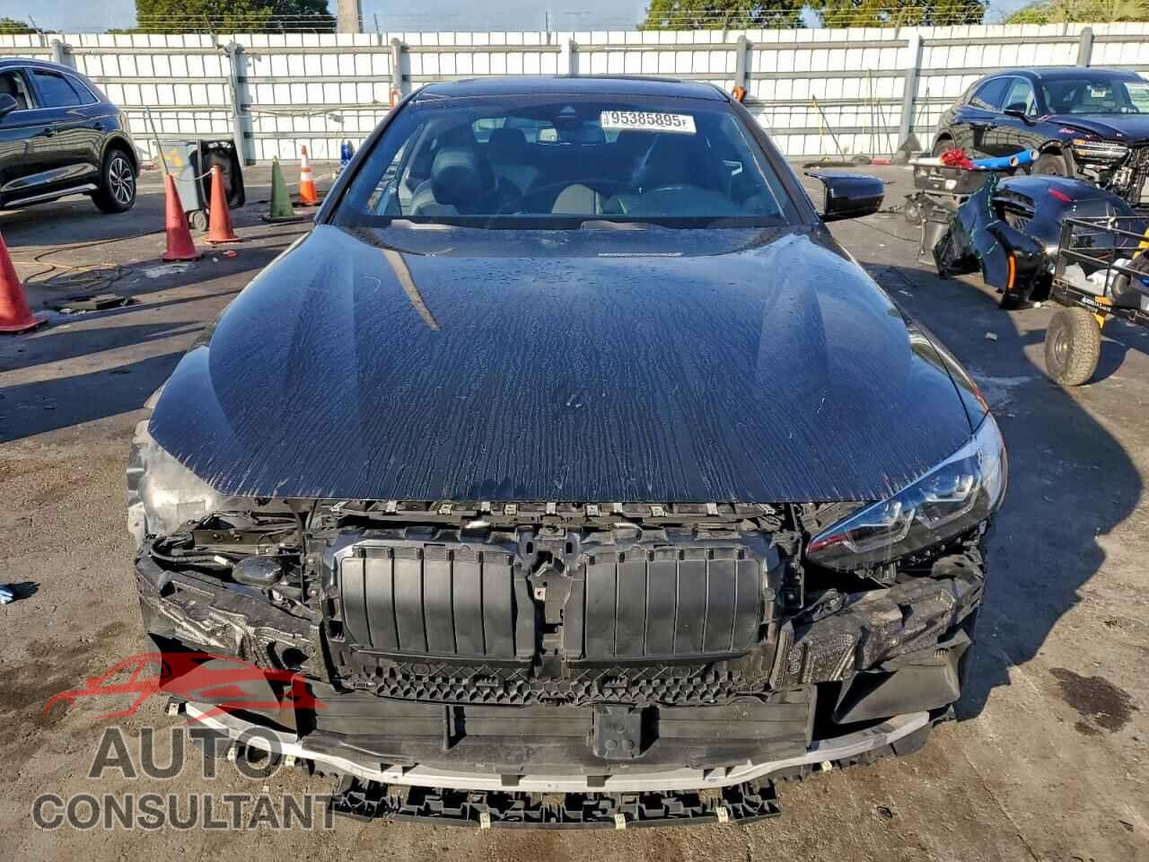 BMW M4 2023 - WBA83AP01PCM21446