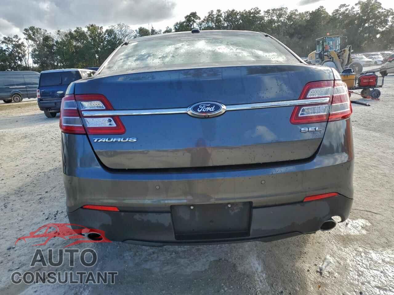 FORD TAURUS 2018 - 1FAHP2E86JG113300