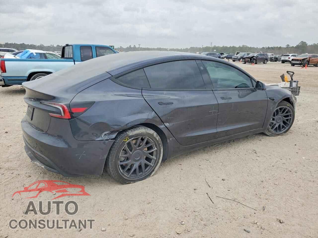 TESLA MODEL 3 2024 - 5YJ3E1EA3RF739450