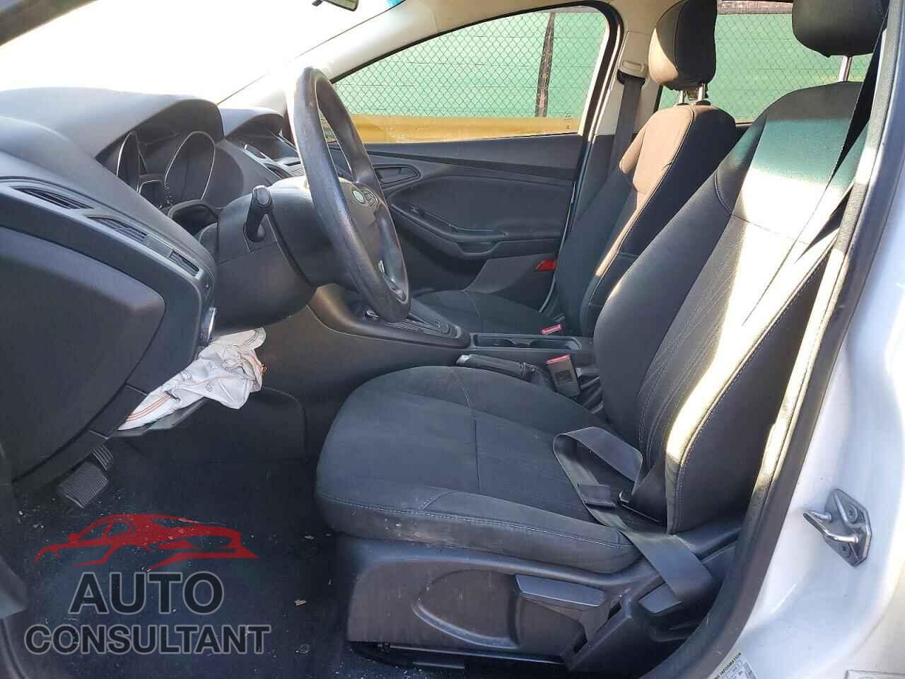 FORD FOCUS 2017 - 1FADP3E21HL221101