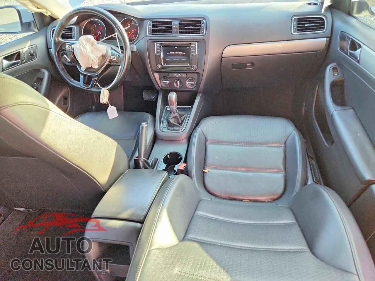 VOLKSWAGEN JETTA 2017 - 3VWDB7AJ9HM269664