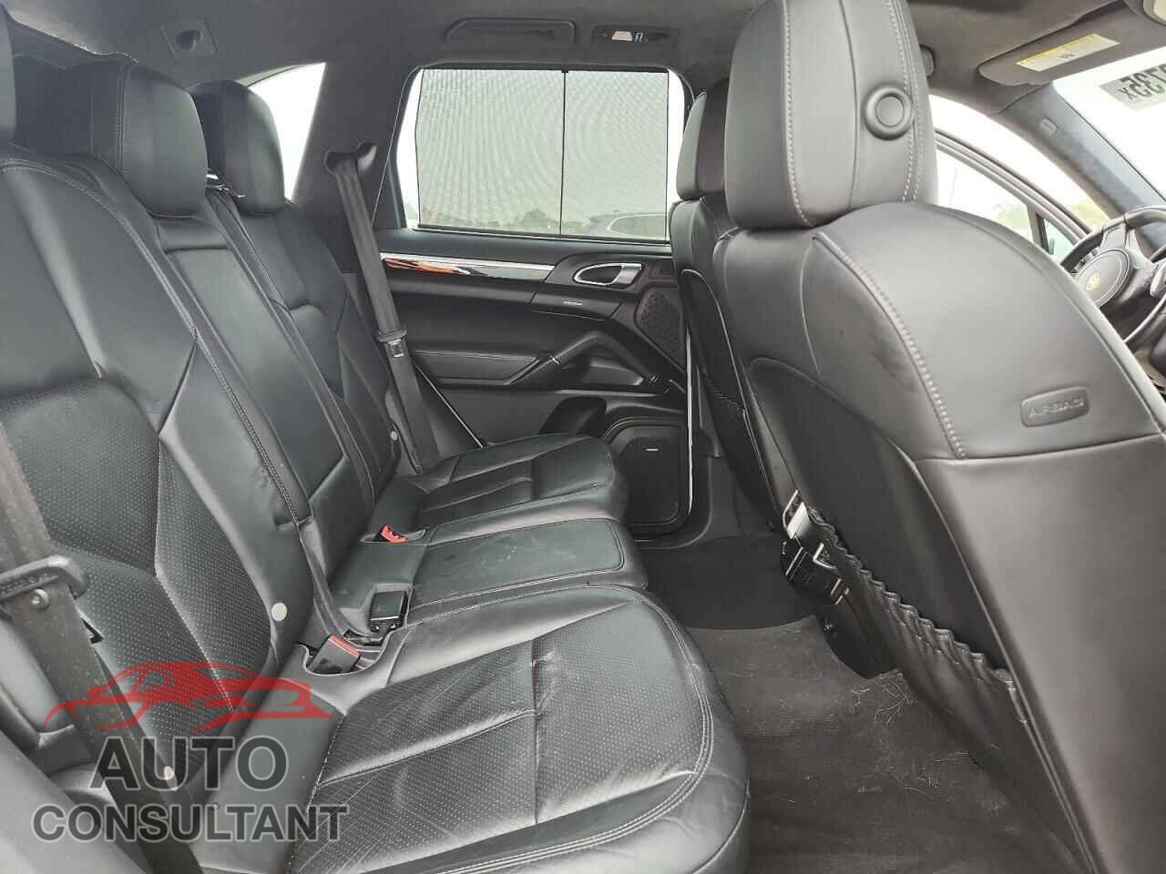 PORSCHE CAYENNE 2013 - WP1AD2A25DLA70844