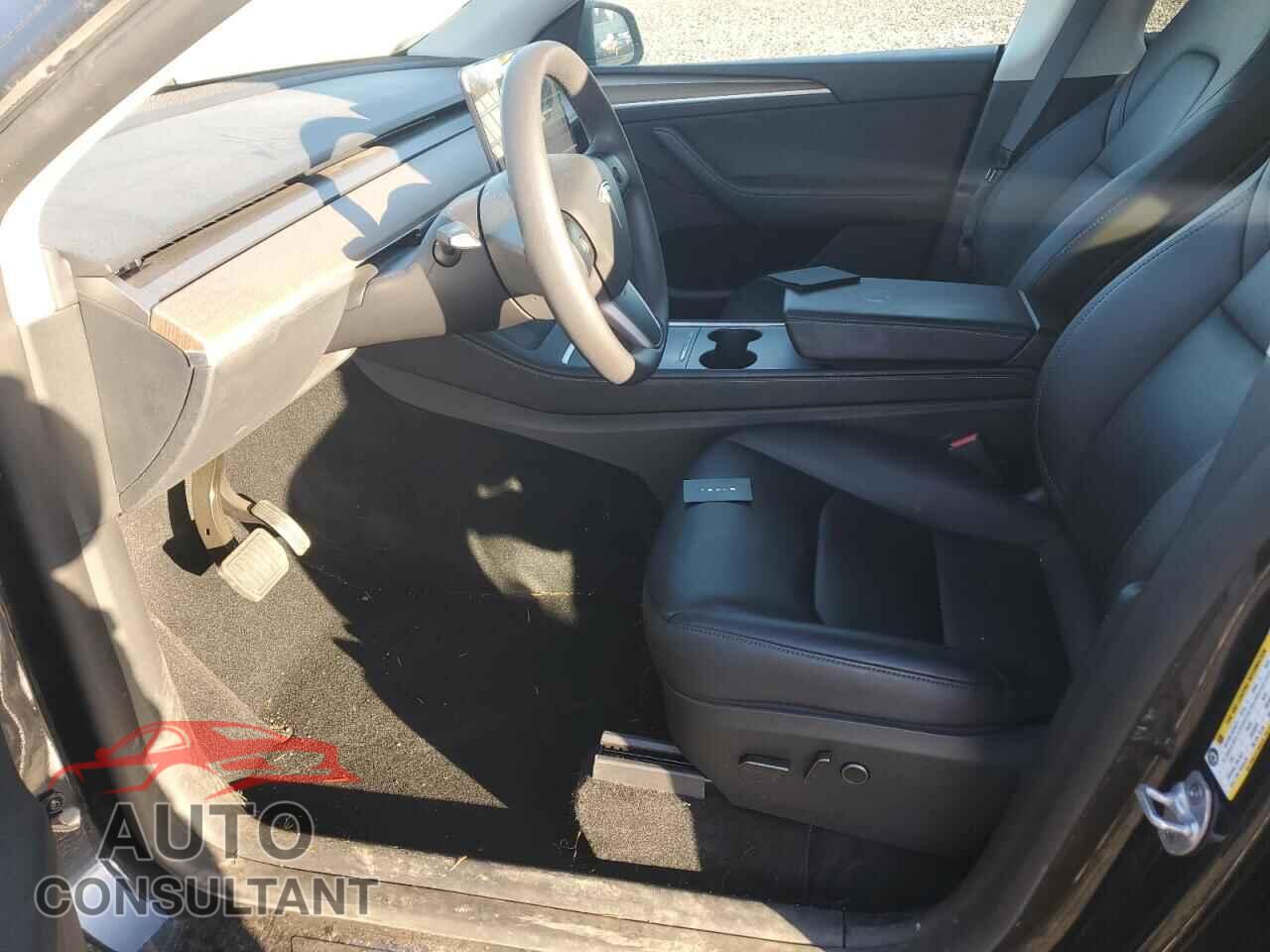 TESLA MODEL Y 2024 - 7SAYGDEE5RF163383
