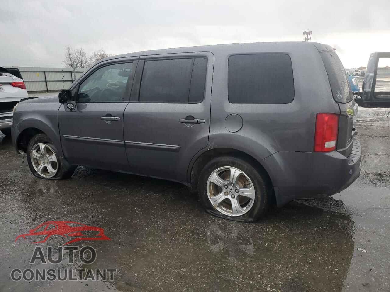 HONDA PILOT 2015 - 5FNYF4H52FB021161