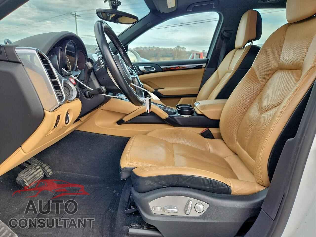 PORSCHE CAYENNE 2016 - WP1AA2A22GKA15531