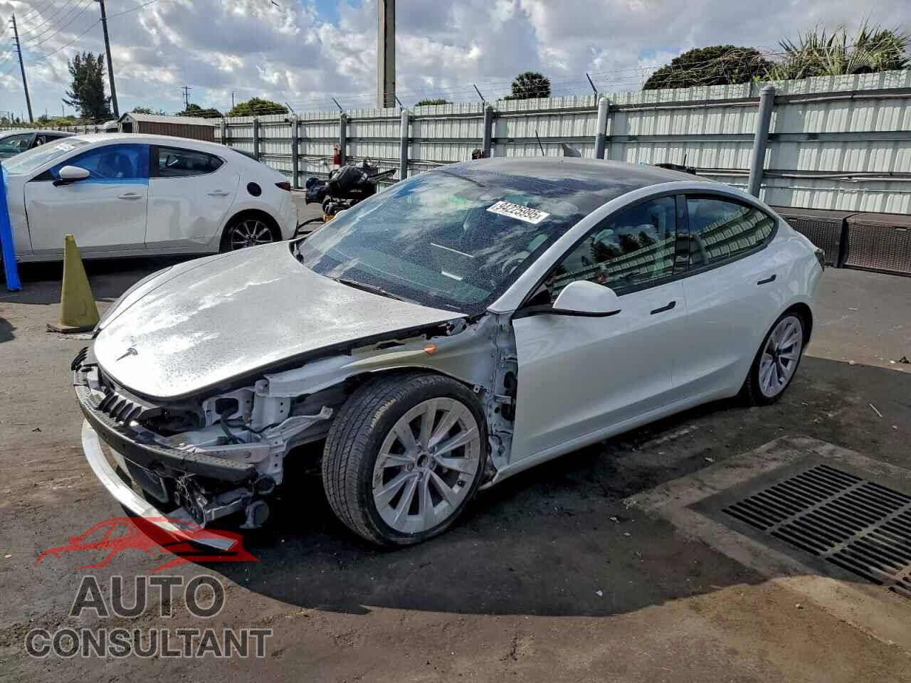 TESLA MODEL 3 2022 - 5YJ3E1EA6NF332393