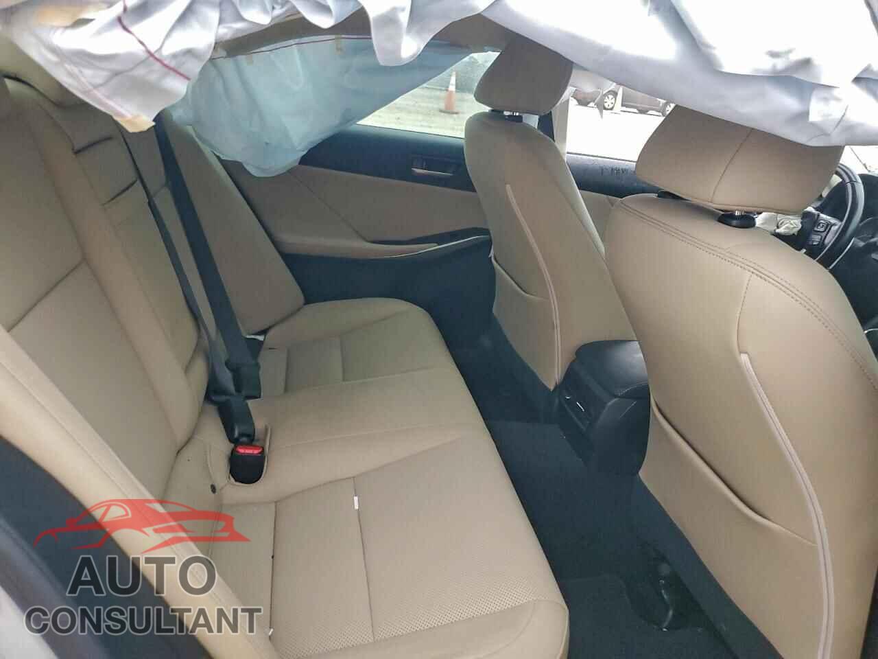LEXUS IS 2017 - JTHBA1D24H5048332