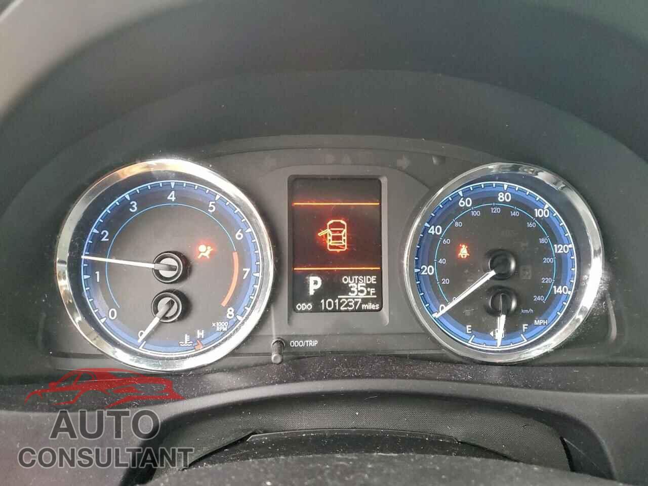 TOYOTA COROLLA 2018 - 5YFBURHEXJP771610