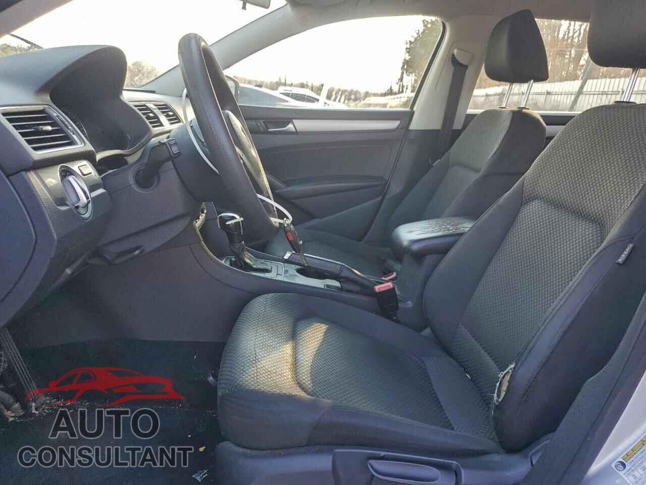VOLKSWAGEN PASSAT 2014 - 1VWAT7A33EC056045